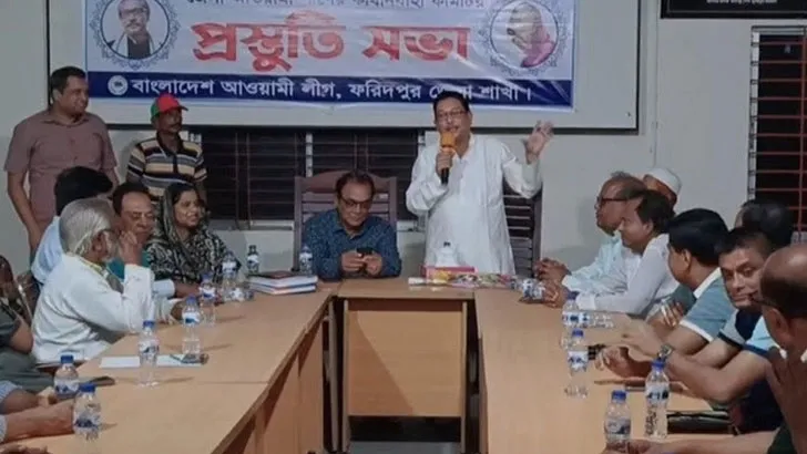 জীবন্ত রাসেলস ভাইপার ধরে আনলে ৫০ হাজার টাকা পুরস্কার!