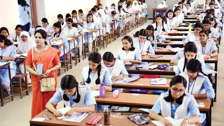 ফেনীর ফুলগাজী ও পরশুরামের এইচএসসি পরীক্ষা স্থগিত