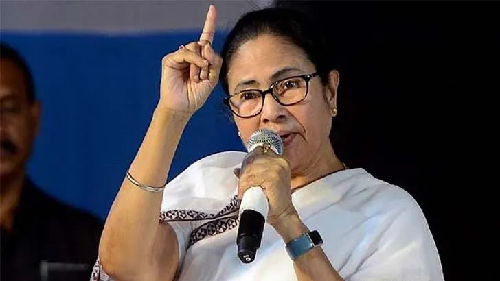 পশ্চিমবঙ্গে ক্ষমতা দখলের চেষ্টা চলছে : মমতা