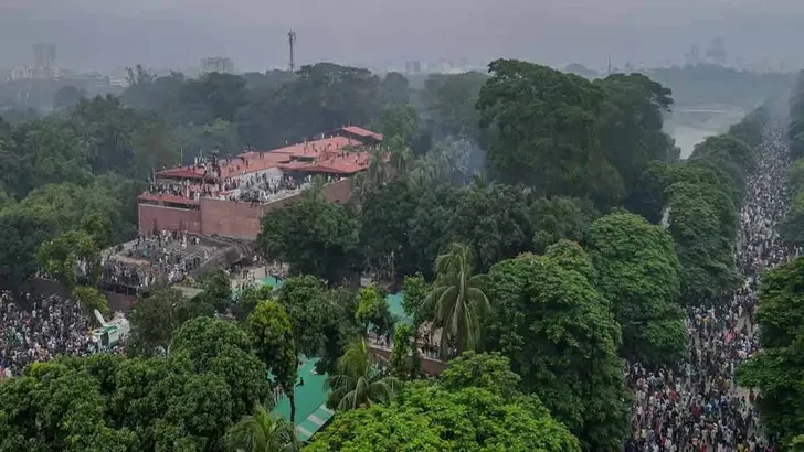 হাসিনার পতনের এক মাসে দেশে যেসব পরিবর্তন ঘটেছে : বিবিসি বাংলা