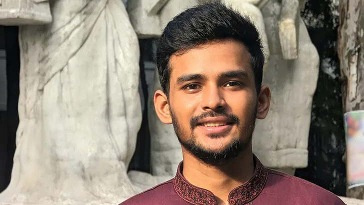 গণভবনকে জাদুঘরে রূপান্তরে আগামীকালের মধ্যে কমিটি : উপদেষ্টা আসিফ