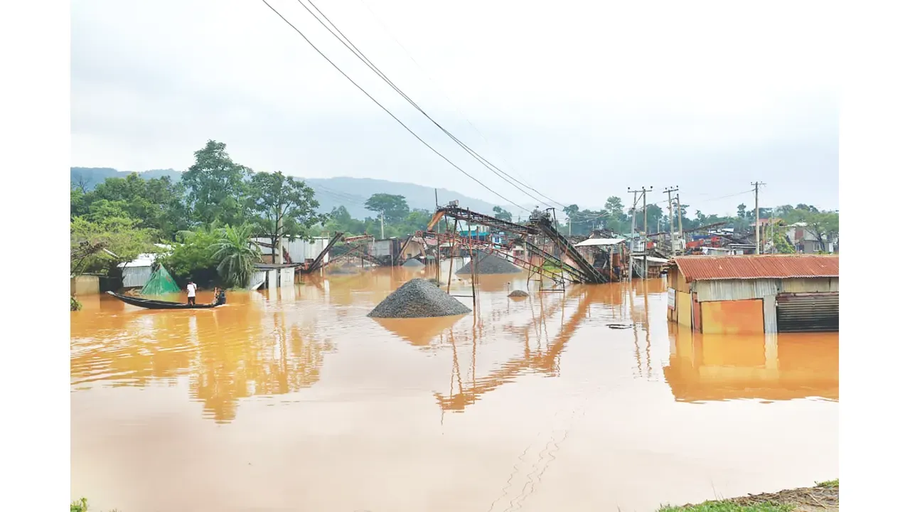 বৃষ্টি-উজানের ঢলে সিলেটে বন্যা