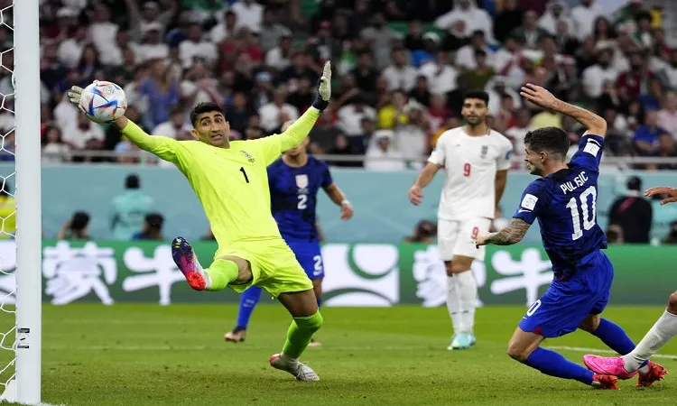Pulisic sinks Iran to set up Netherlands clash