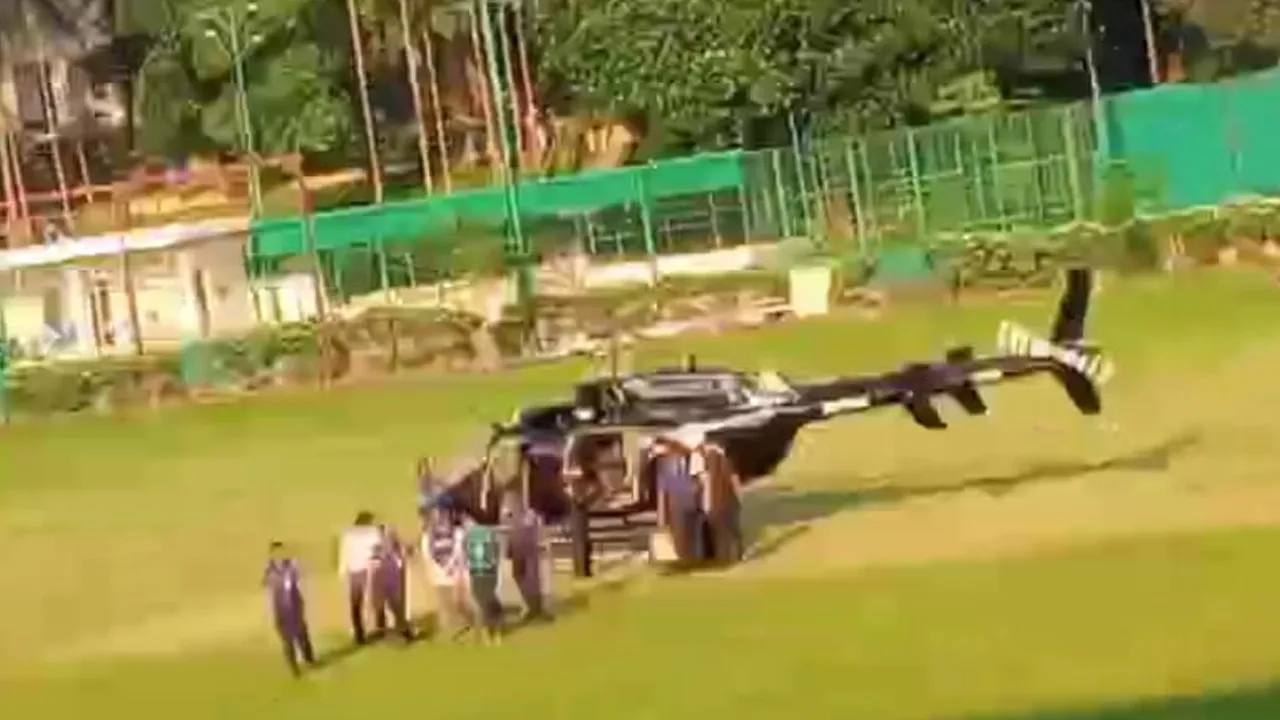 হেলিকপ্টারে চট্টগ্রামে নেওয়া হলো সাবেক এমপি ফজলে করিমকে