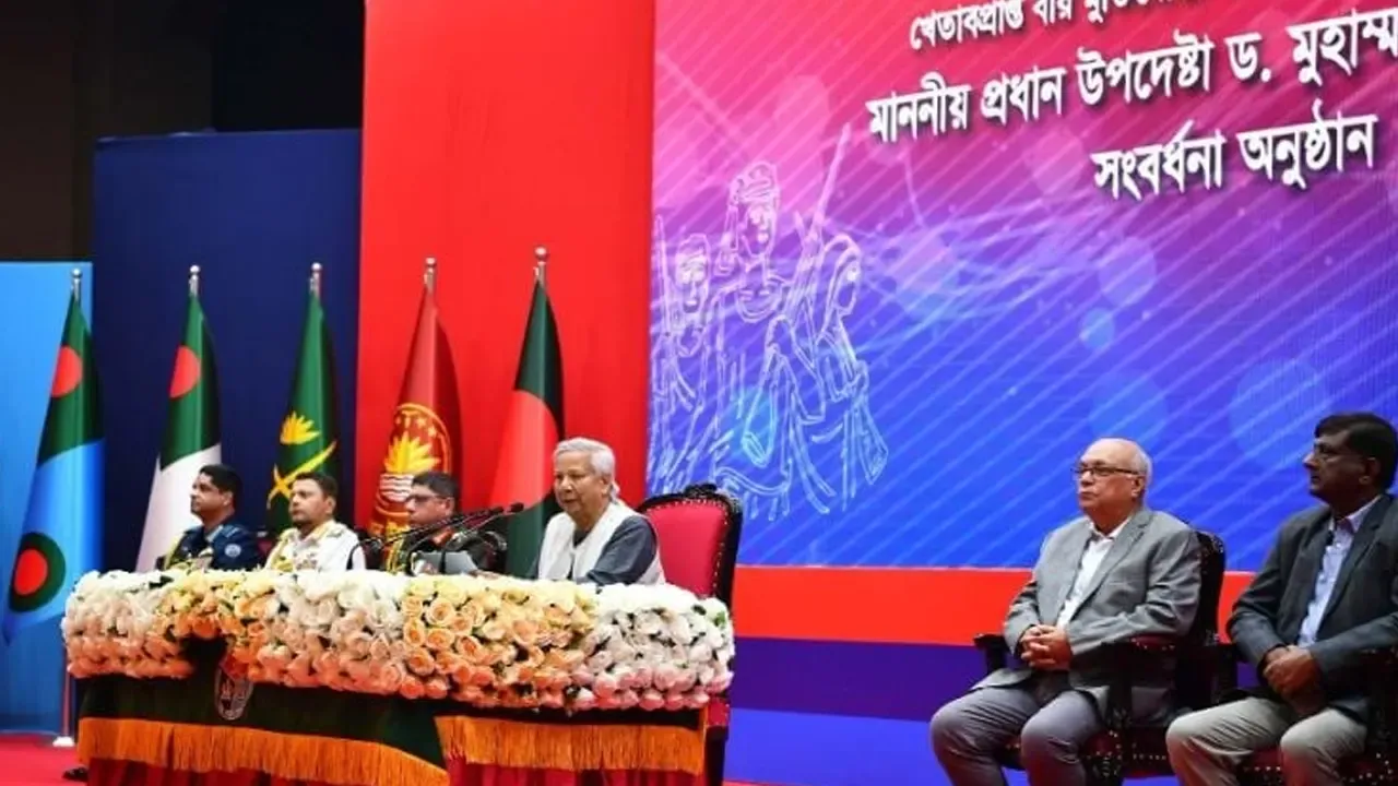 জনগণ যাতে ক্ষমতার মালিক হতে পারেন তেমন দেশ গড়তে চাই : প্রধান উপদেষ্টা