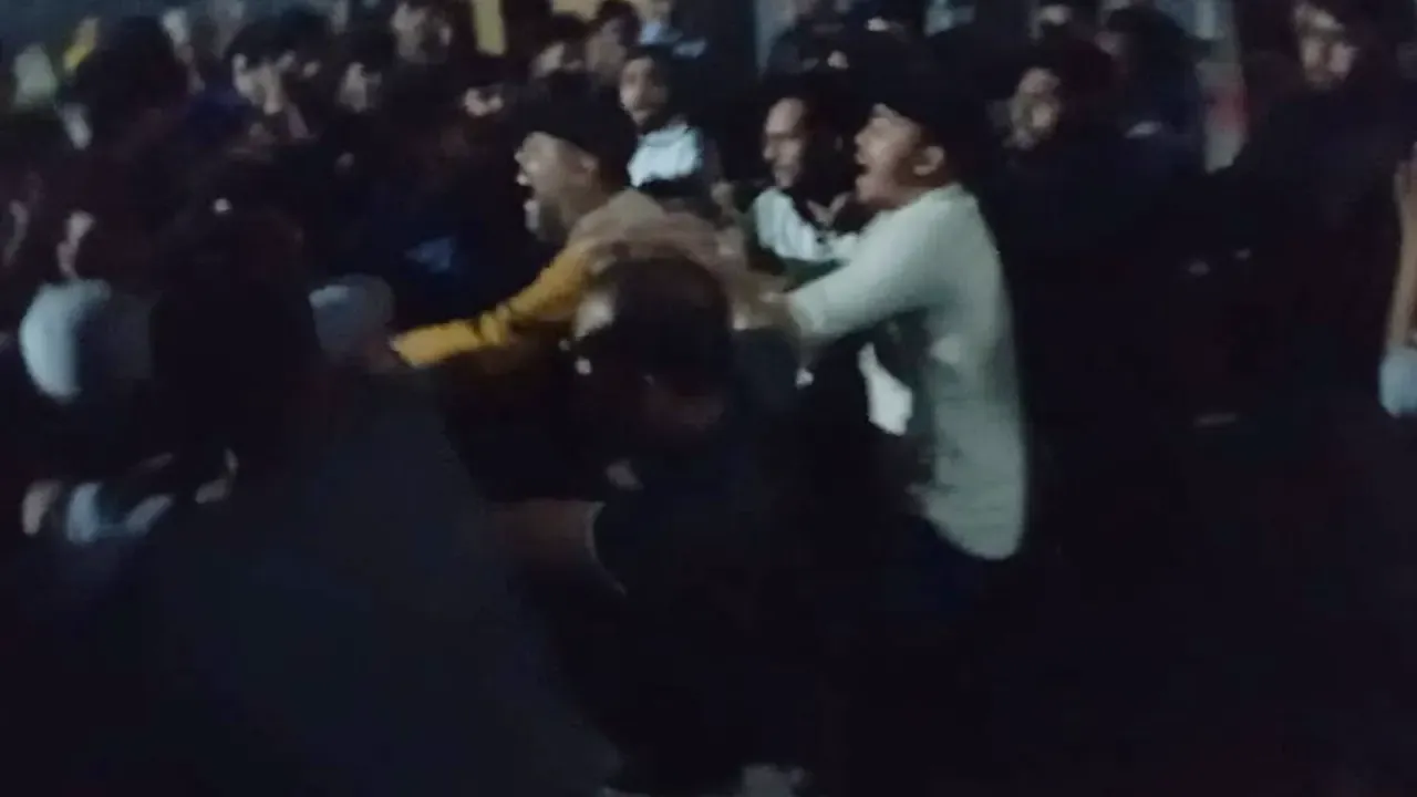 যবিপ্রবিতে রাতভর দুগ্রুপের সংঘর্ষ, আহত ৮