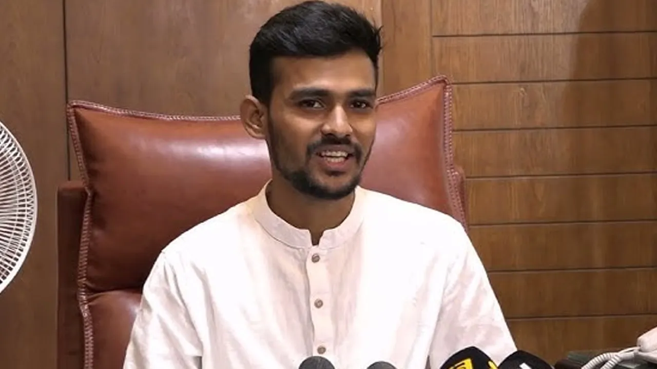 সেই ৬৪ এসপির পরিণতি কী হবে, জানালেন উপদেষ্টা আসিফ