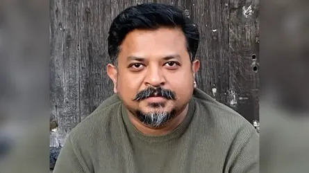 দেশে চলছে ছিনতাই, ডাকাতি: জুলকারনাইন সায়েরের ১০ পরামর্শ