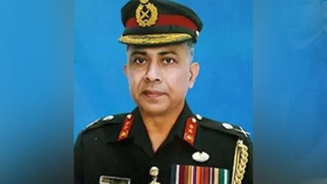 ডিজিএফআইয়ের সাবেক প্রধানের বাসায় বান্ডিল বান্ডিল টাকা