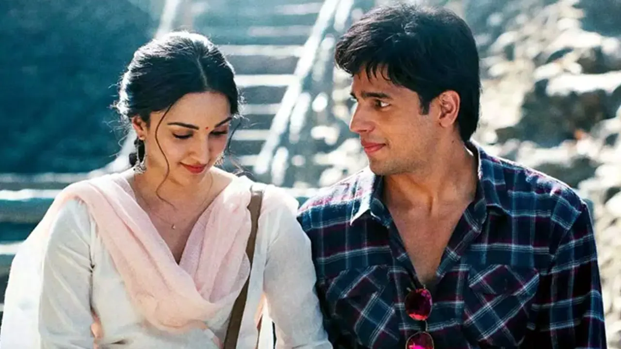 কেউ গোপনে ভালোবাসছে? জেনে নিন তার ৭টি লক্ষণ