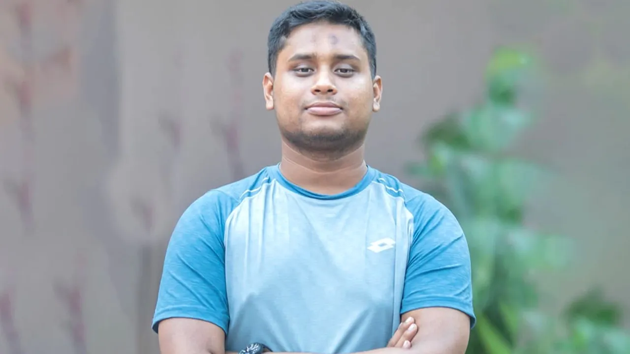চিন্ময়ের জামিন নিয়ে সরকারকে কড়া হুঁশিয়ারি হাসনাতের