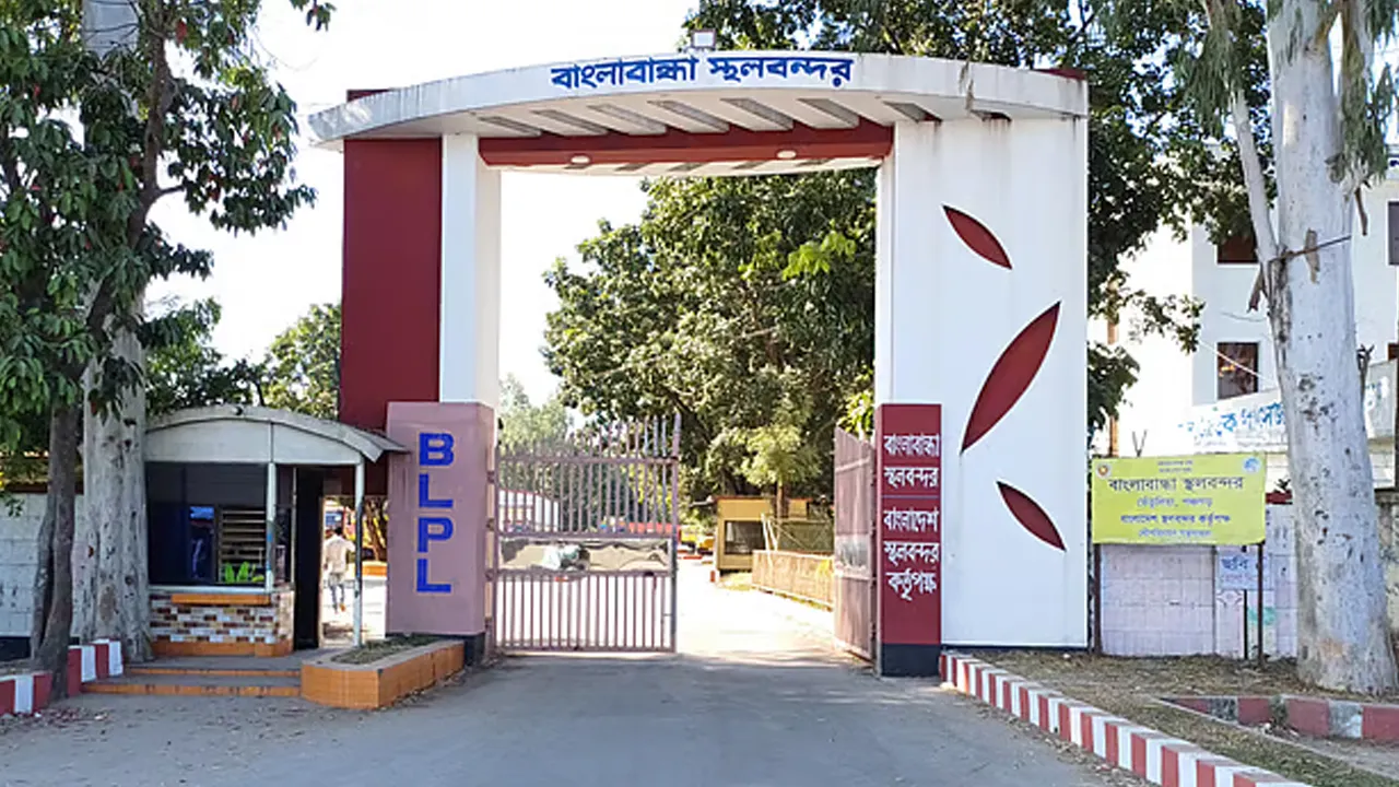 বাংলাবান্ধা স্থলবন্দর দিয়ে আমদানি-রপ্তানি বন্ধ