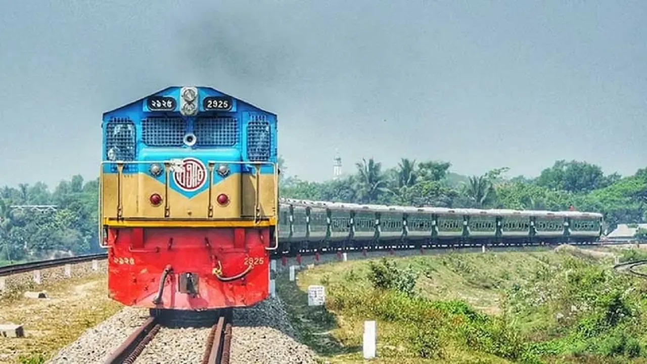 ঈদুল আজহা : ট্রেনের ১ জুনের টিকিট বিক্রি আজ