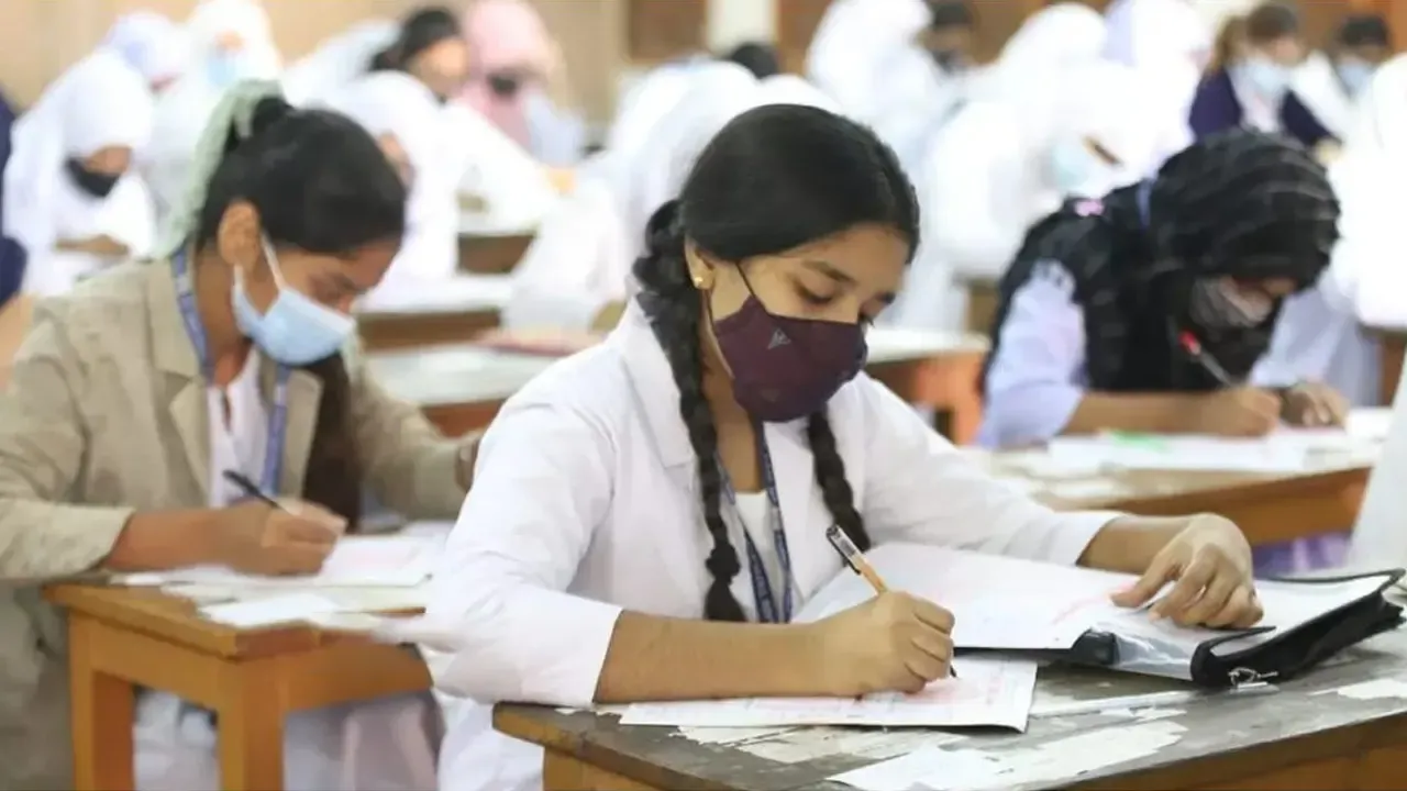 বন্যায় ৩ বোর্ডের এইচএসসি পরীক্ষা স্থগিত
