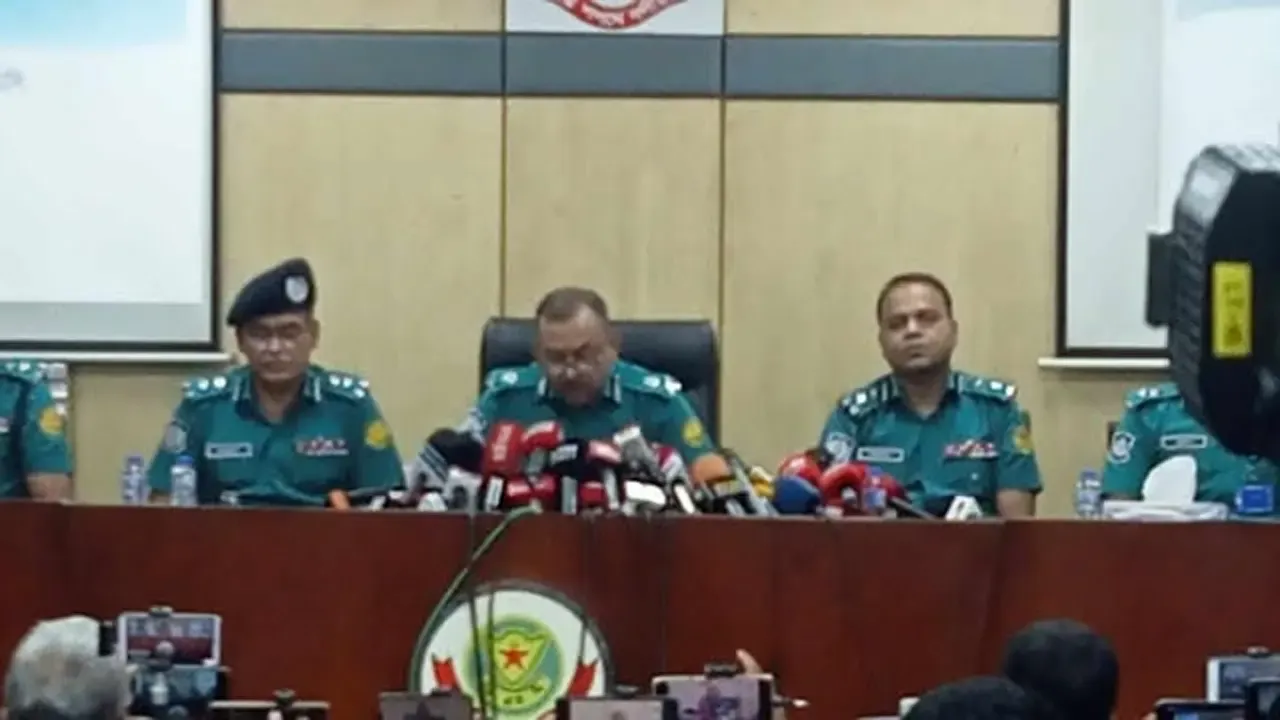 এজাহার থেকে ৫ জনের নাম বাদ দেন সোহাগের বোন : ডিএমপি কমিশনার