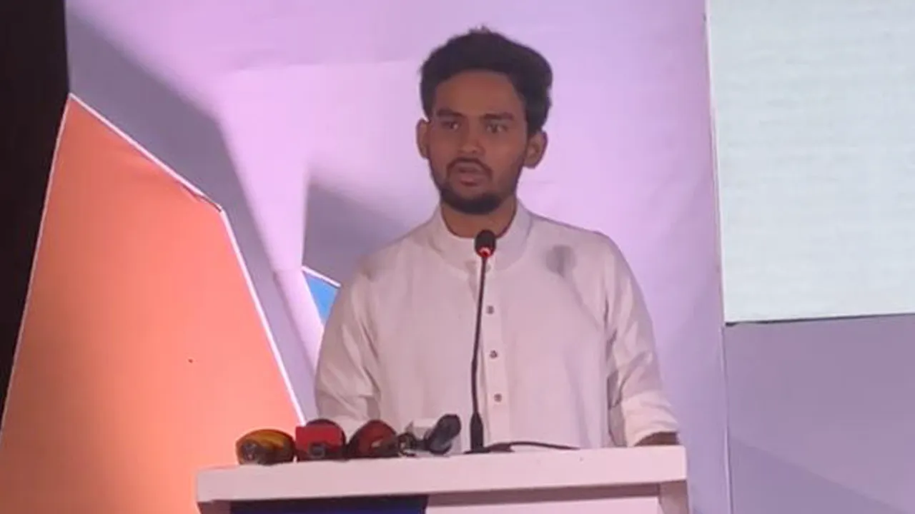 আ.লীগকে পুনর্বাসনের চেষ্টা চলছে : উপদেষ্টা আসিফ