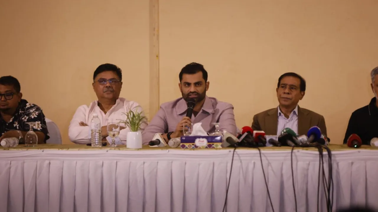 বুলবুলকে ‘অবৈধ সভাপতি’ দাবি, ঘরোয়া ক্রিকেট বর্জনের ঘোষণা ৪৮ ক্লাবের