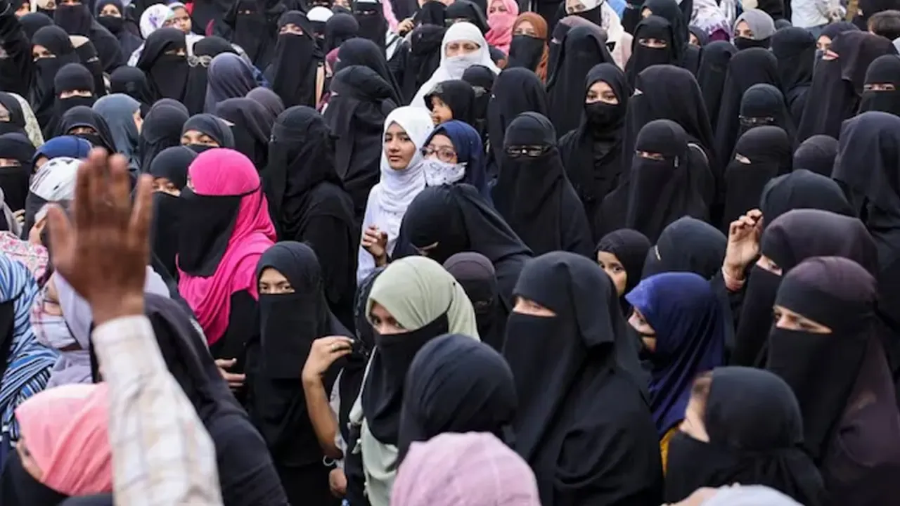 স্কুলছাত্রীদের হিজাব নিষিদ্ধ করল অস্ট্রিয়া
