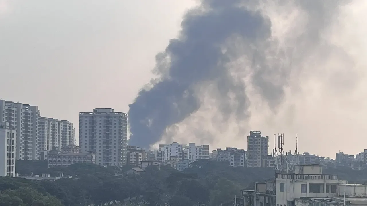 পুরান ঢাকায় ভয়াবহ আগুন