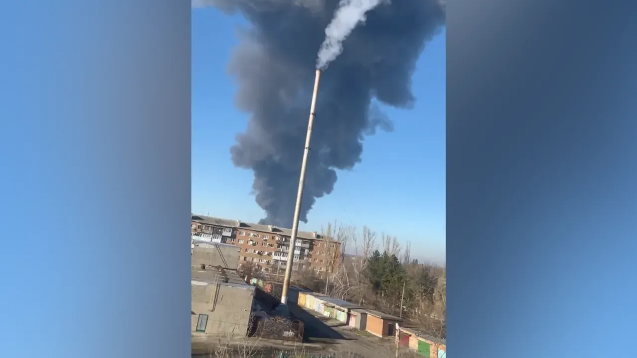 রাশিয়ার তেল শোধনাগারে স্টর্ম শ্যাডো ক্ষেপণাস্ত্রের আঘাত