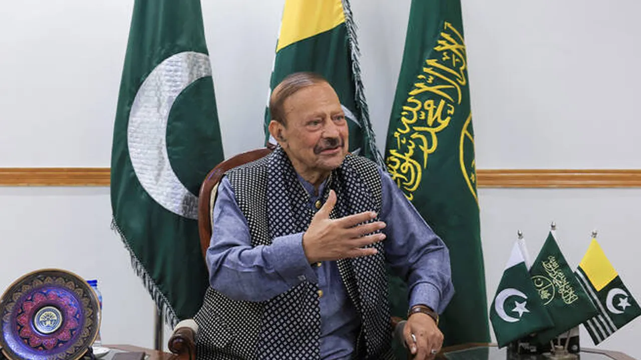 প্রেসিডেন্ট সুলতান মাহমুদ চৌধুরী মারা গেছেন