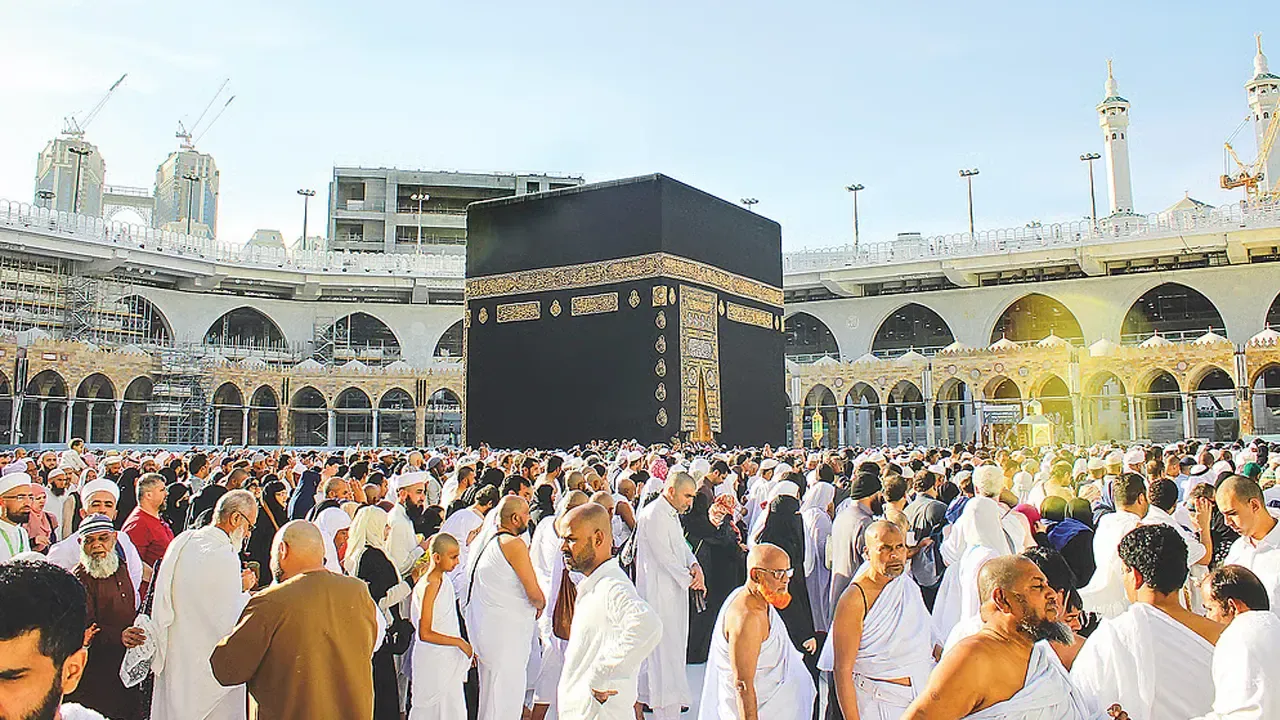 হজ ফ্লাইট শুরু আগামী শুক্রবার