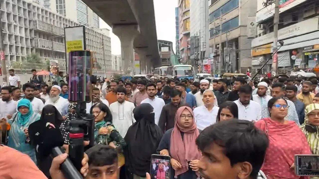 নাসীরুদ্দীন পাটওয়ারীর ওপর হামলার প্রতিবাদে এনসিপির বিক্ষোভ