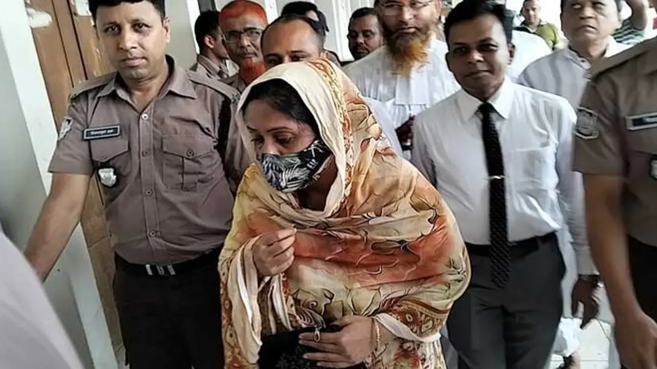 স্বপ্নাকে বারবার বললাম, বইন দরজাটা খোল কিন্তু খোলে নাই