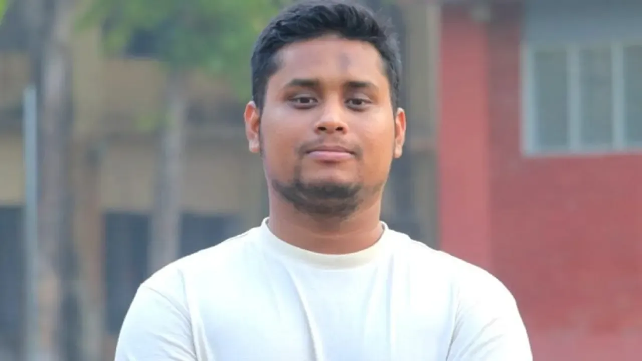 ৩ লাখ চাকরিপ্রার্থীর ভোগান্তির দায় কে নেবে : হাসনাত