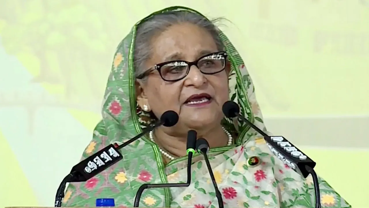 মজুতকারীদের খুঁজে বের করার নির্দেশ দিলেন প্রধানমন্ত্রী