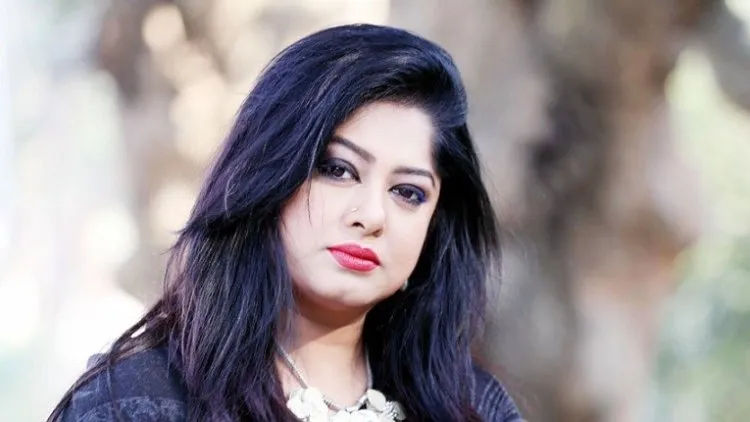 আমার লাশ যেন কাউকে দেখতে দেয়া না হয় : মৌসুমী