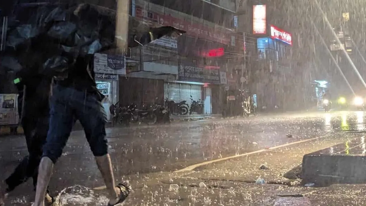 বৃষ্টিতে ভিজল সিলেট