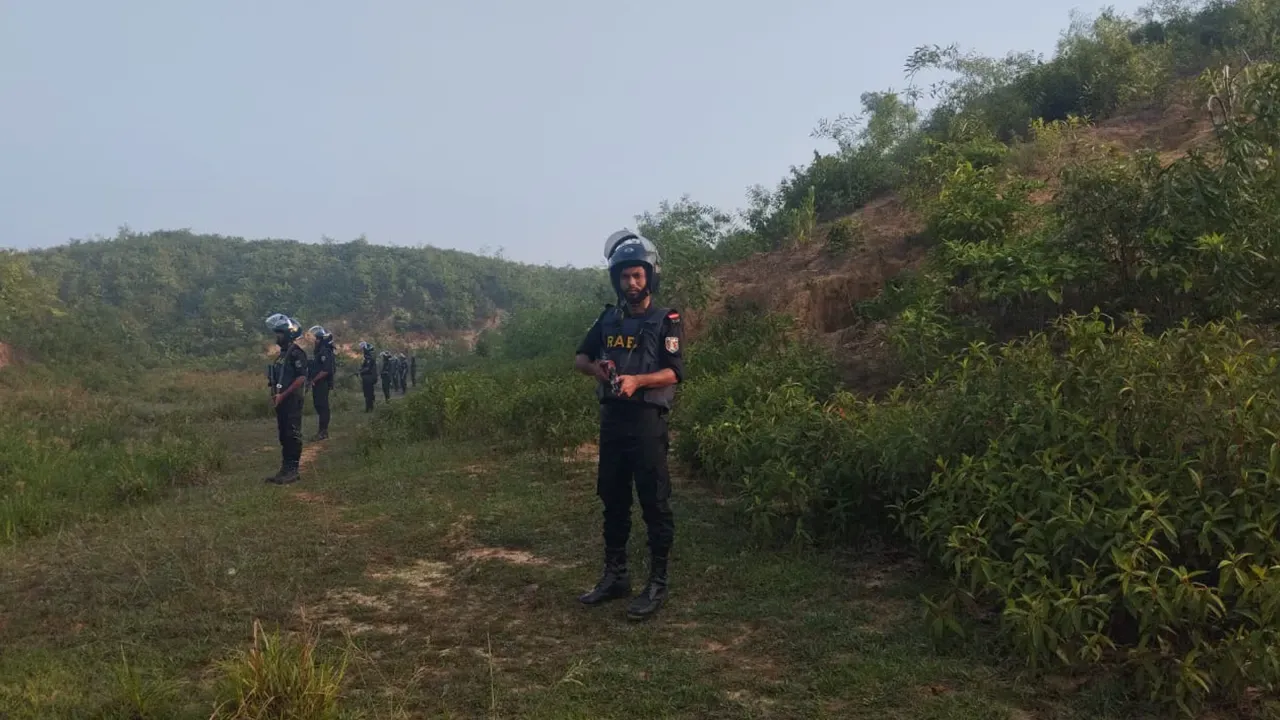 আরসার আস্তানায় অভিযান চালাচ্ছে র‌্যাব