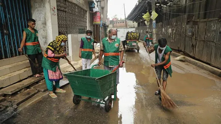 ডিএসসিসির কোরবানির পশুর শতভাগ বর্জ্য অপসারণ