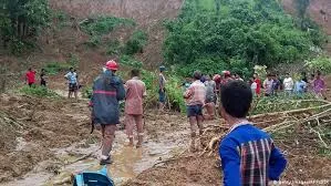 রাঙ্গামাটিতে পাহাড় ধসের শঙ্কা : সরিয়ে নেয়া হচ্ছে লোকজনকে