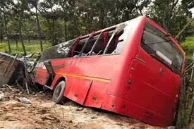 জুন মাসে সড়কে ঝরেছে ৫২৪ প্রাণ