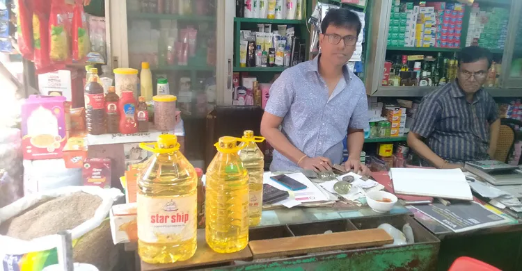 বাজারে ফিরেছে বোতলজাত সয়াবিন