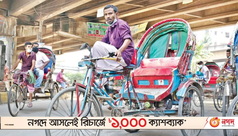 Battery-run rickshaw drivers vandalise traffic police boxes in Mirpur