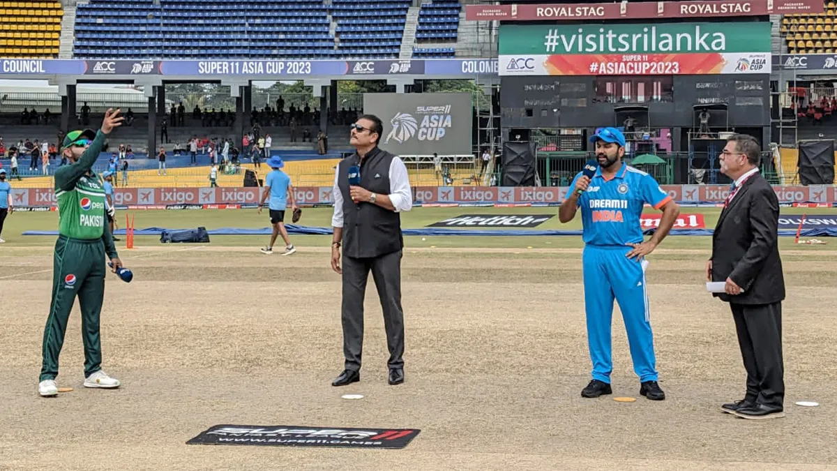 ভারতকে ব্যাটিংয়ে পাঠালো পাকিস্তান