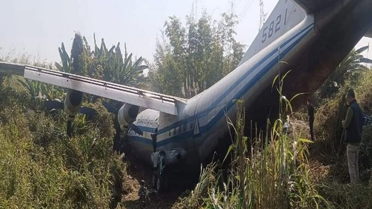 ভারতে মিয়ানমারের সামরিক বিমান বিধ্বস্ত : আহত ৬