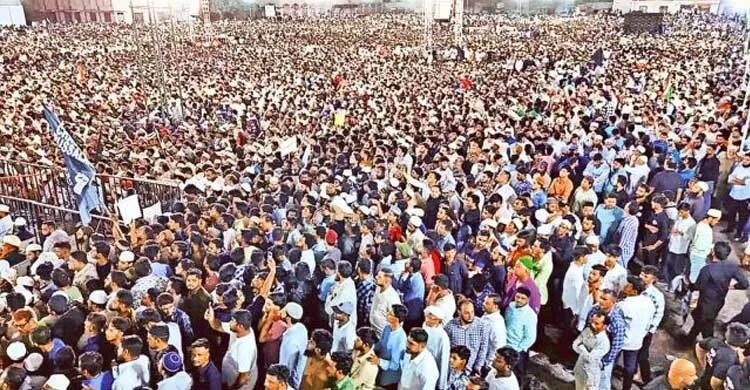ভারতে ওয়াক্‌ফ আইনের বিরুদ্ধে মুসলিমদের বিশাল সমাবেশ