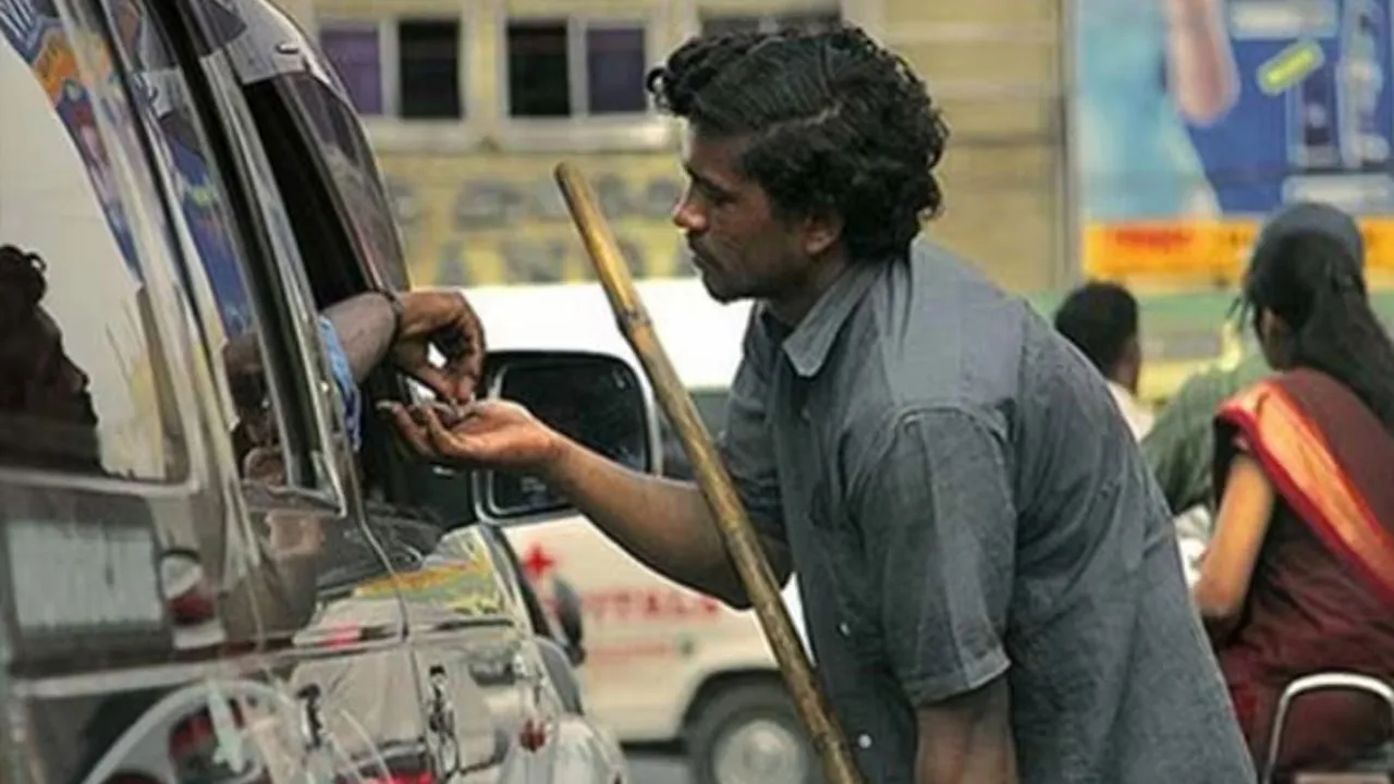 ভিক্ষা করে দেড় মাসে আয় আড়াই লাখ