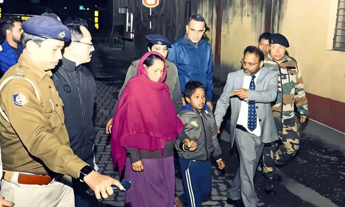 যেভাবে অন্ধকারে পুশইন করে বিএসএফ