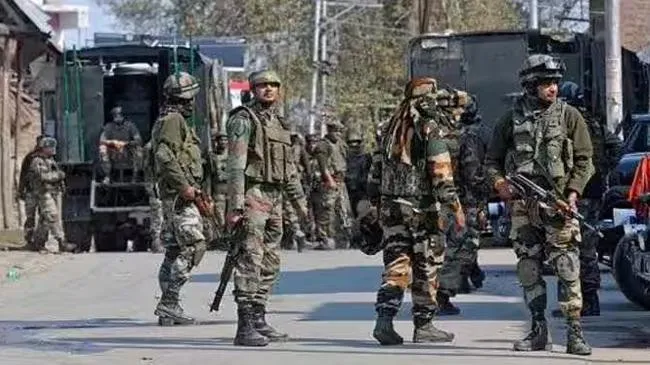 কাশ্মিরে ভারতীয় সেনাবাহিনী-পুলিশের অভিযানে নিহত ৫