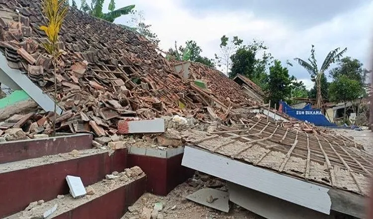 ইন্দোনেশিয়ায় মাঝারি ভূমিকম্পে নিহত ২০, আহত ৩ শতাধিক