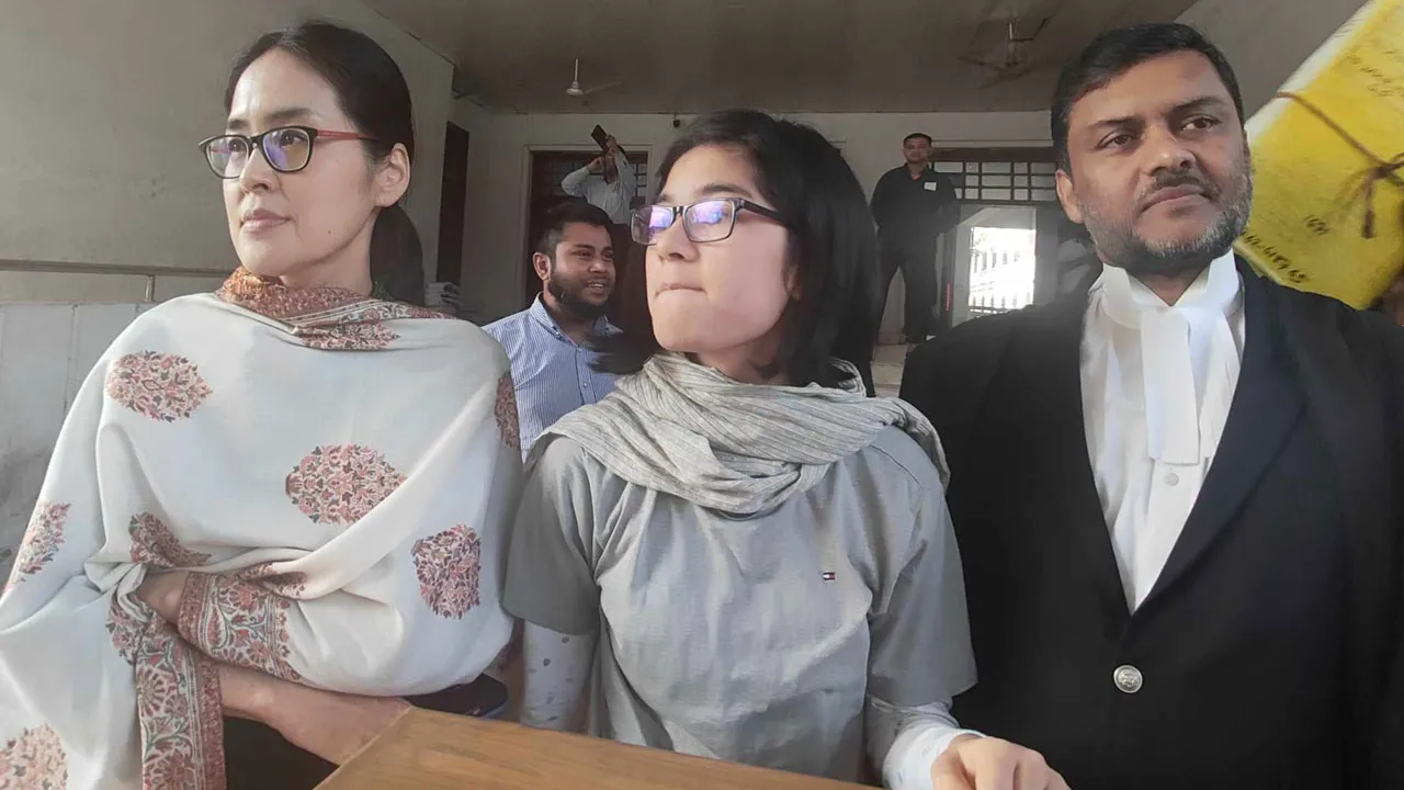জাপানি তিন শিশুর বাবা-মা কে কাকে পেলেন?