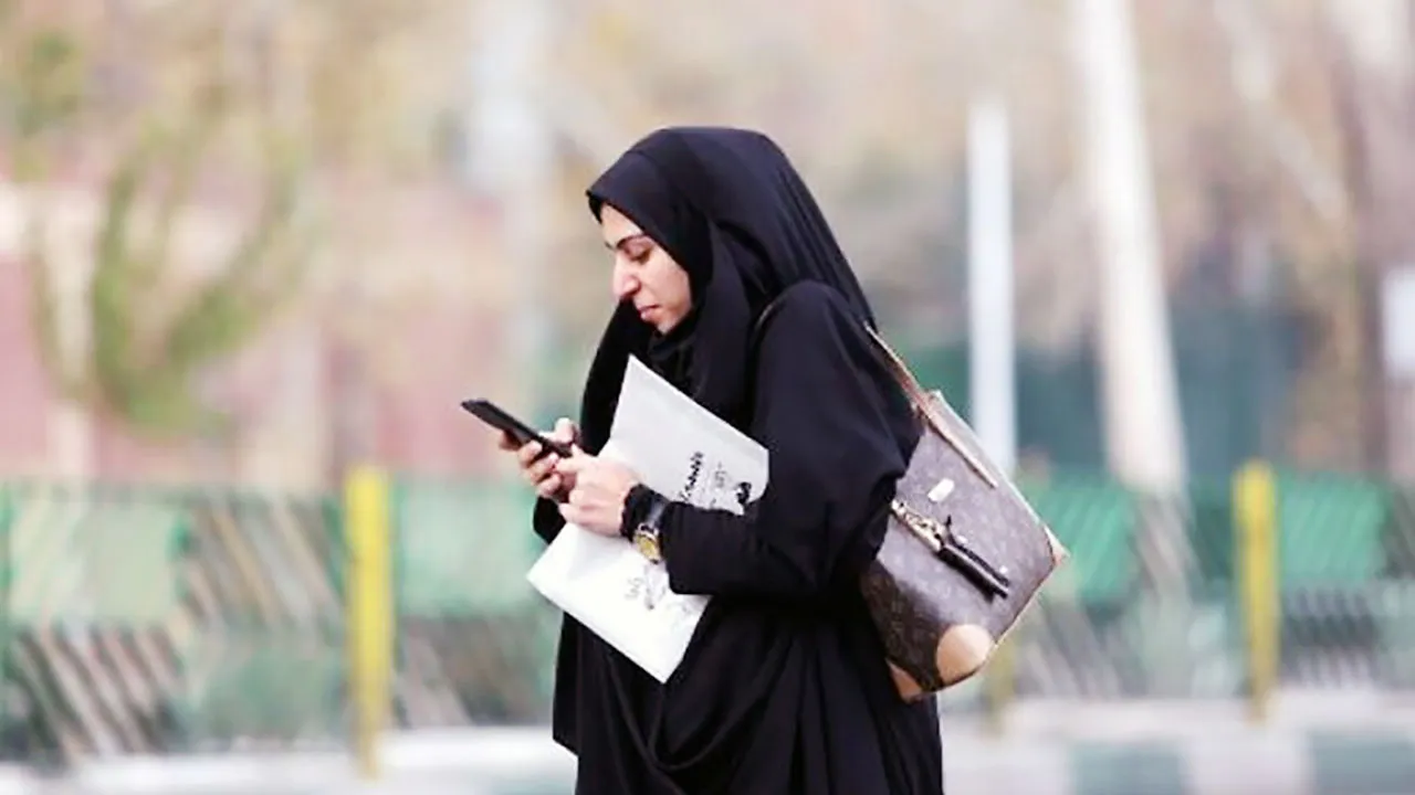 ইরানে সীমিত আকারে চালু হয়েছে মোবাইল নেটওয়ার্ক