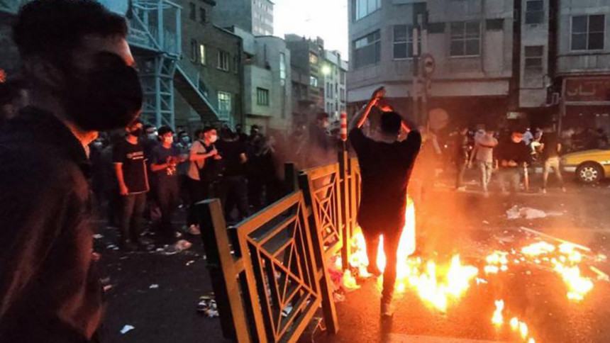 Iran must confront protesters decisively: President Raisi