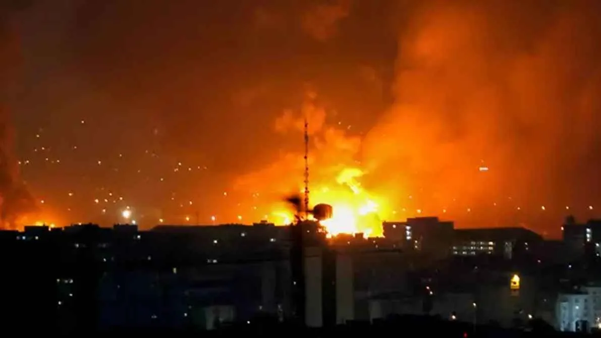 ইরানে তেলের ডিপোতে ভয়াবহ বিস্ফোরণ