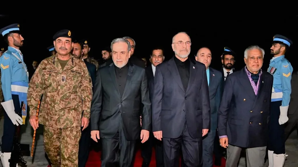 রাতে ইসলামাবাদ যাচ্ছে ইরানি প্রতিনিধিদল